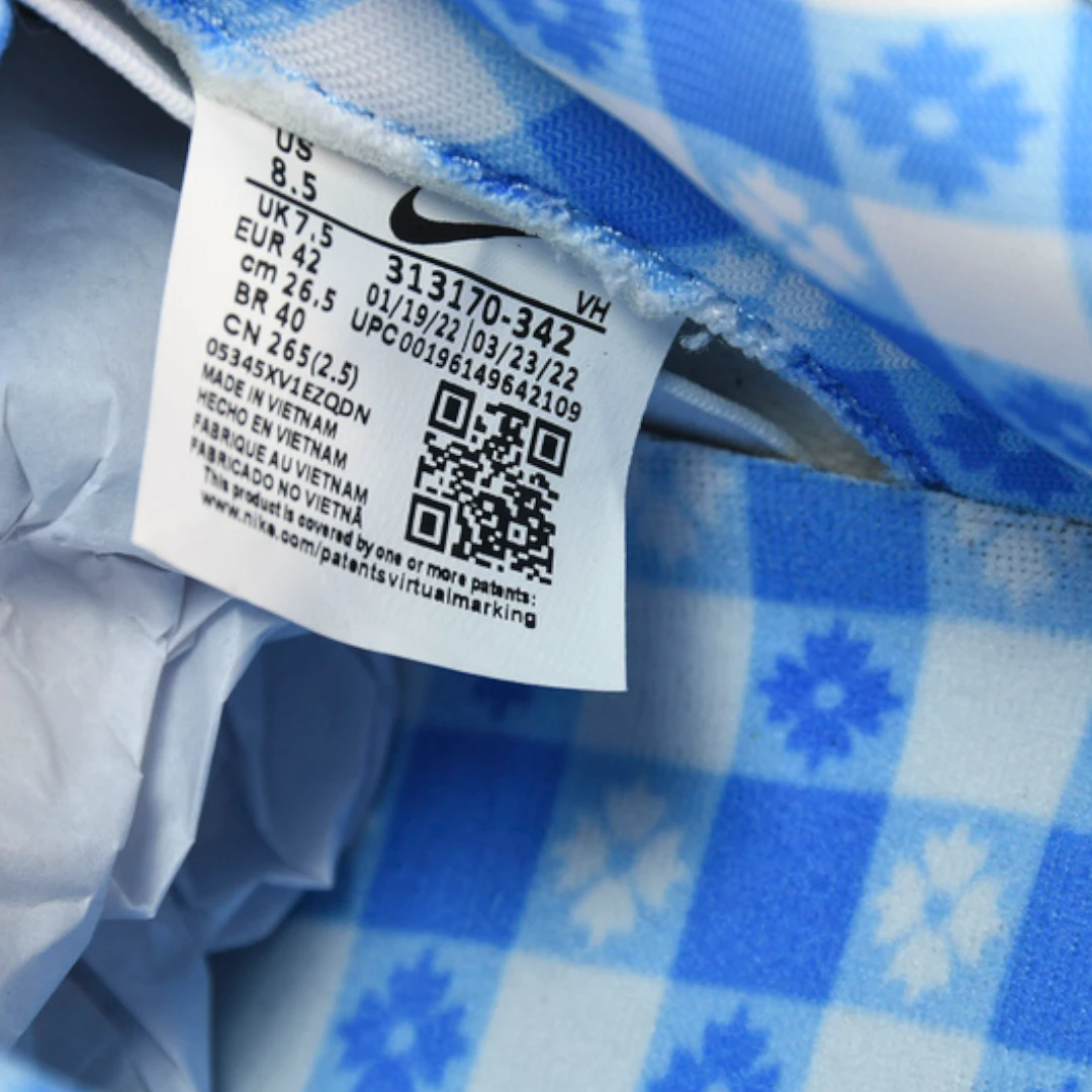 Concepts x SB Dnk Low 'Blue Lobster'