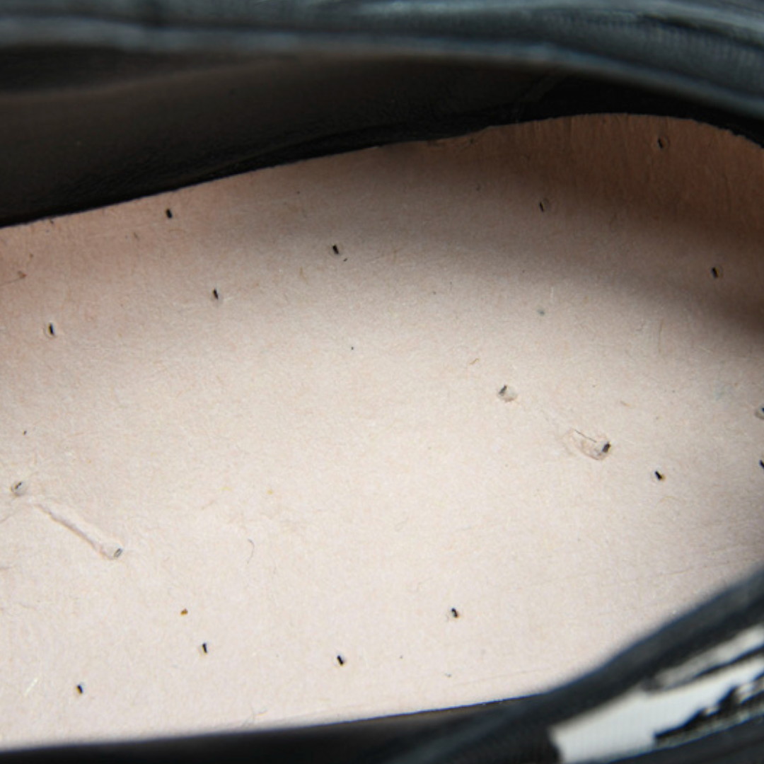 McQueen Tread Slick Low  Graffiti 'Black'