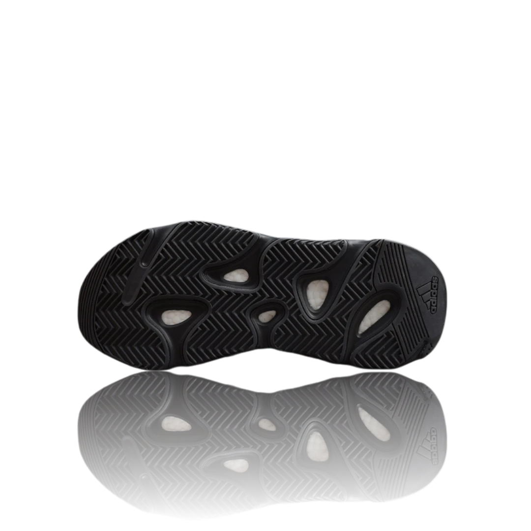 Yzy 700 MNVN 'Orange'