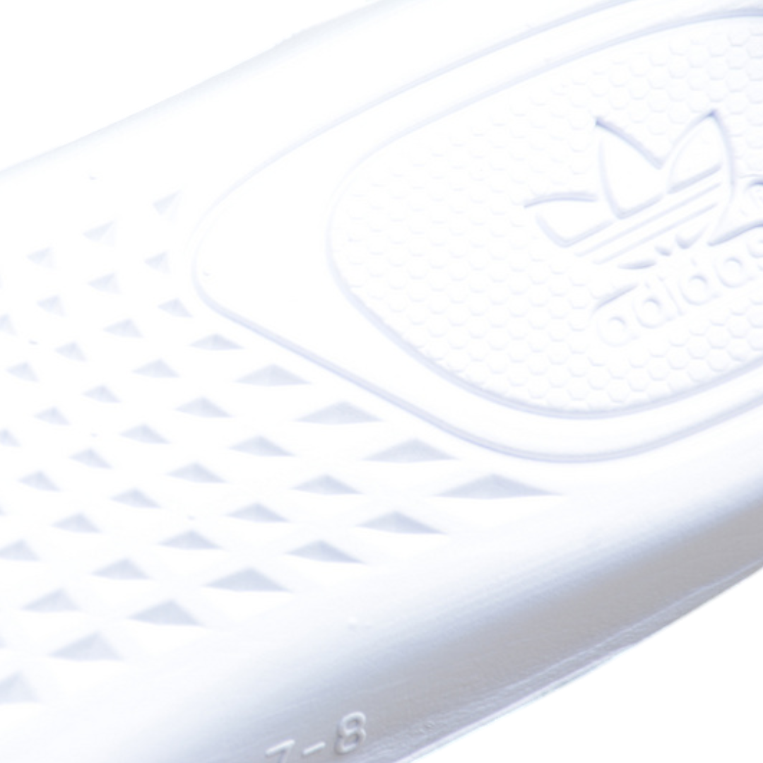 Yzy Boost 350 V2 'Beluga'