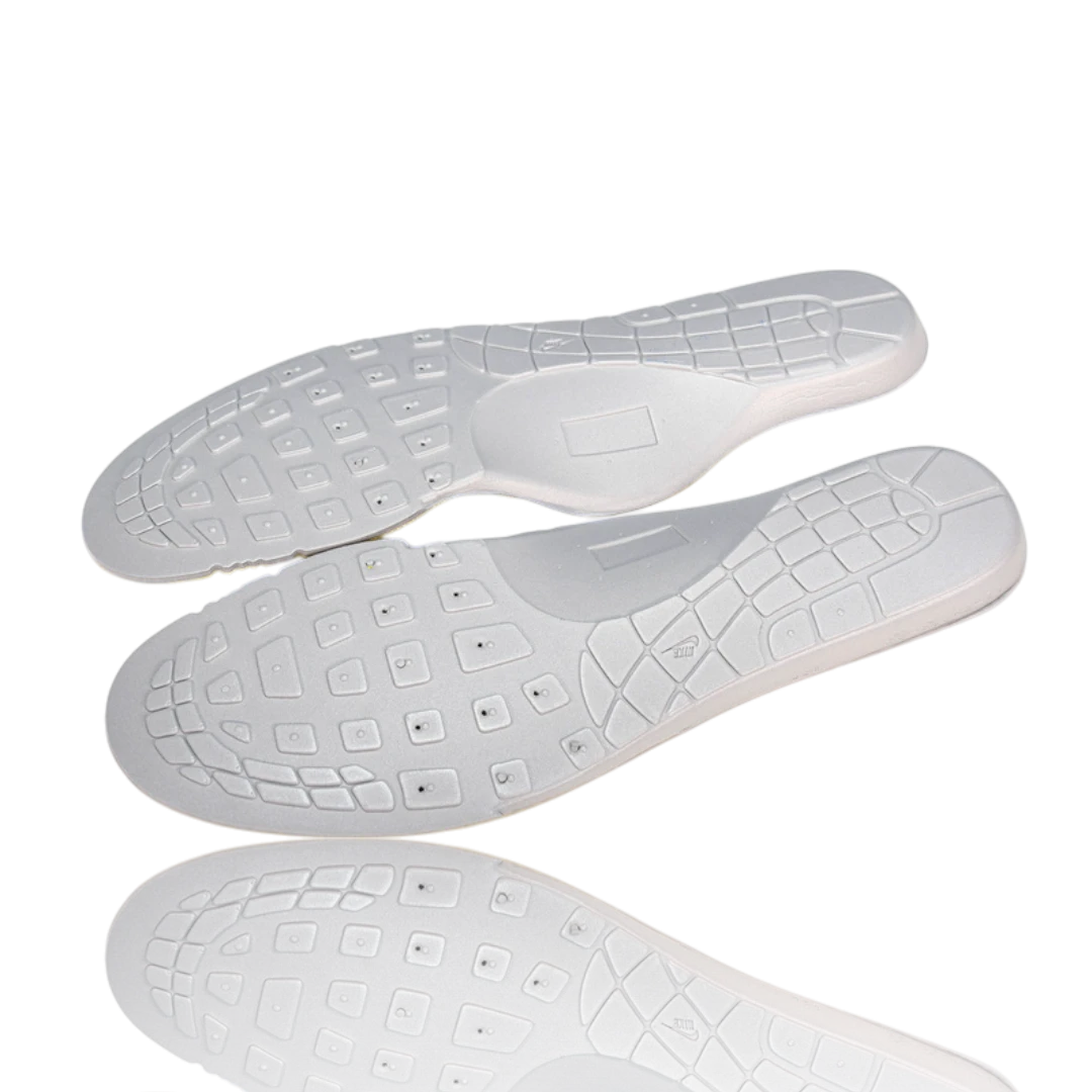 Travis Scott x AM1 'Saturn Gold'