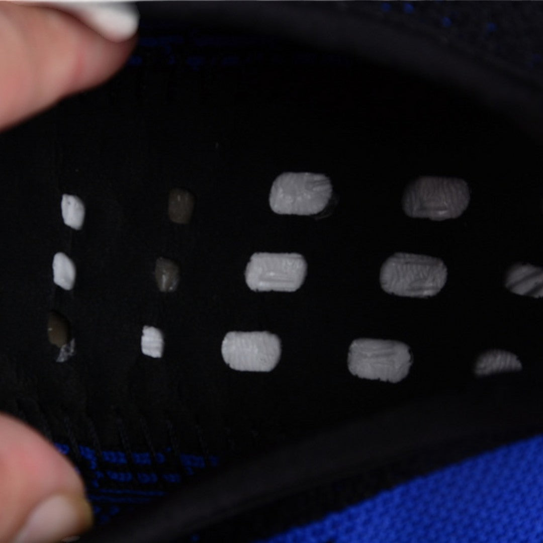 Yzy Boost 350 V2 'Dazzling Blue'