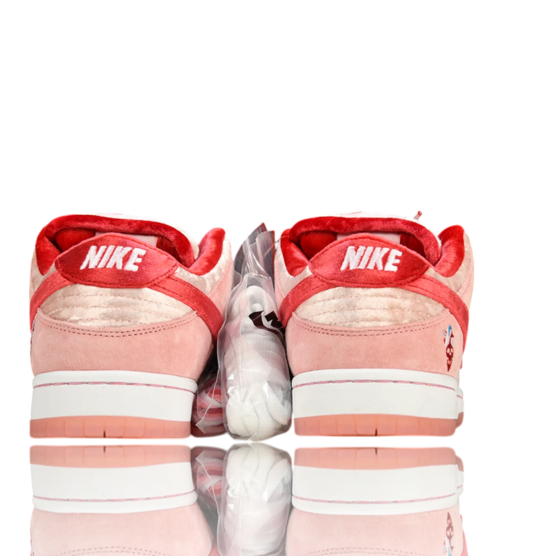 StrangeLove Skateboards x SB Dnk Low