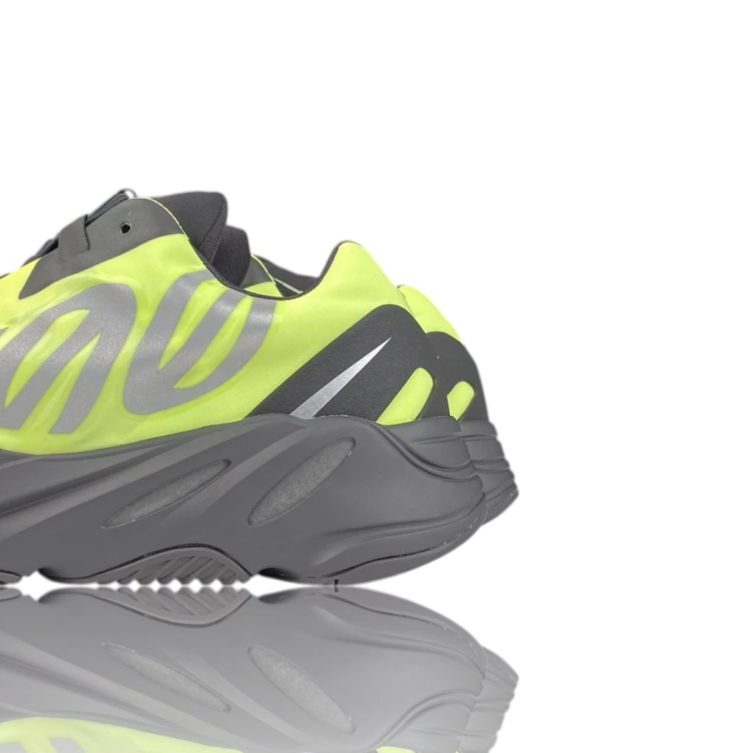 Yzy 700 MNVN 'Phosphor'