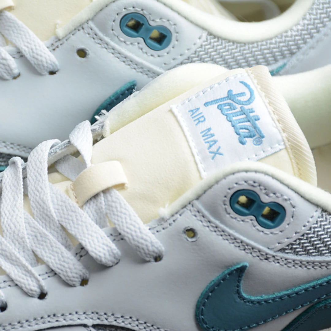 AM1 x Patta 'Waves Noise Aqua'