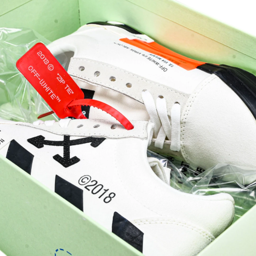 Off-White Vulc Low 'White' (‘C 2018)  Old Stripes