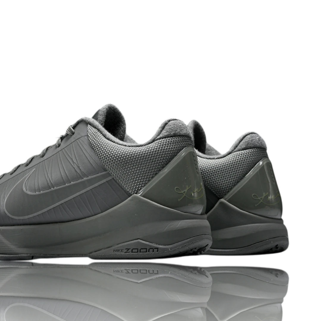 Kobe 5 'Fade To Black'