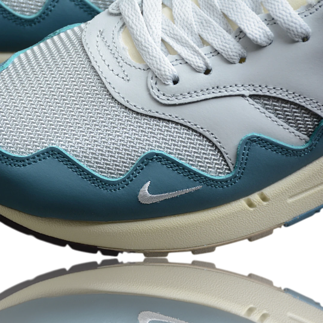 AM1 x Patta 'Waves Noise Aqua'