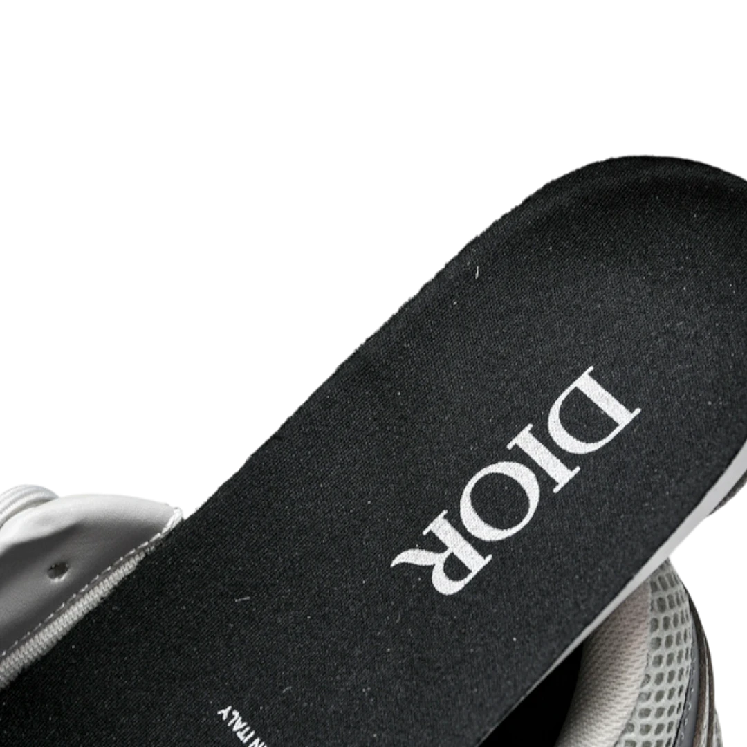 Dlor B22 'Triple Grey'