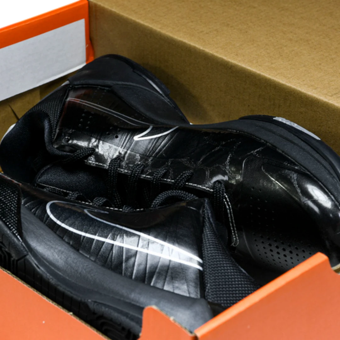 Kobe 5 'Black Out'