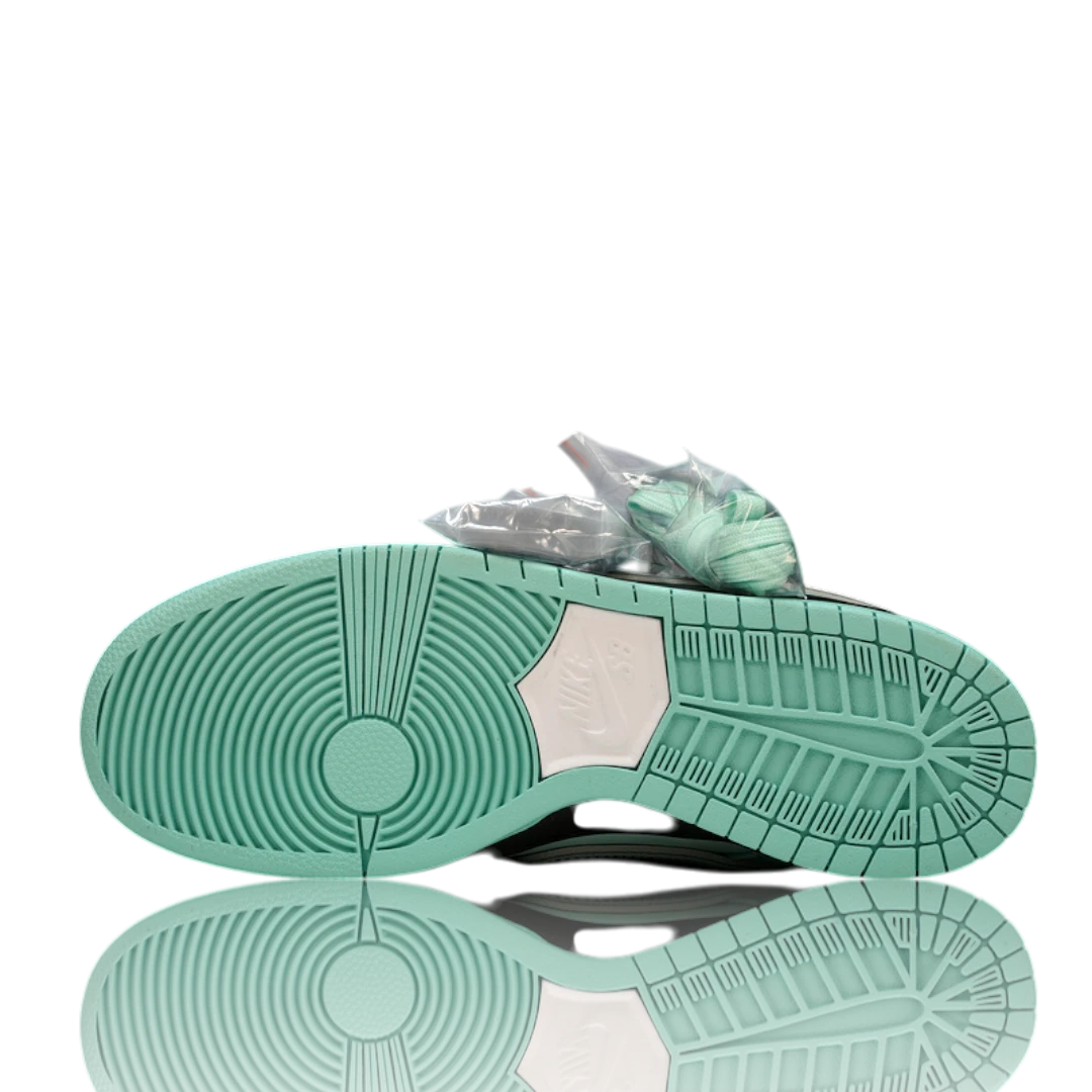 (Unreleased) Concepts x Tagz x SB Dnk Low 'Tiffany Aqua Diamond Lobster'