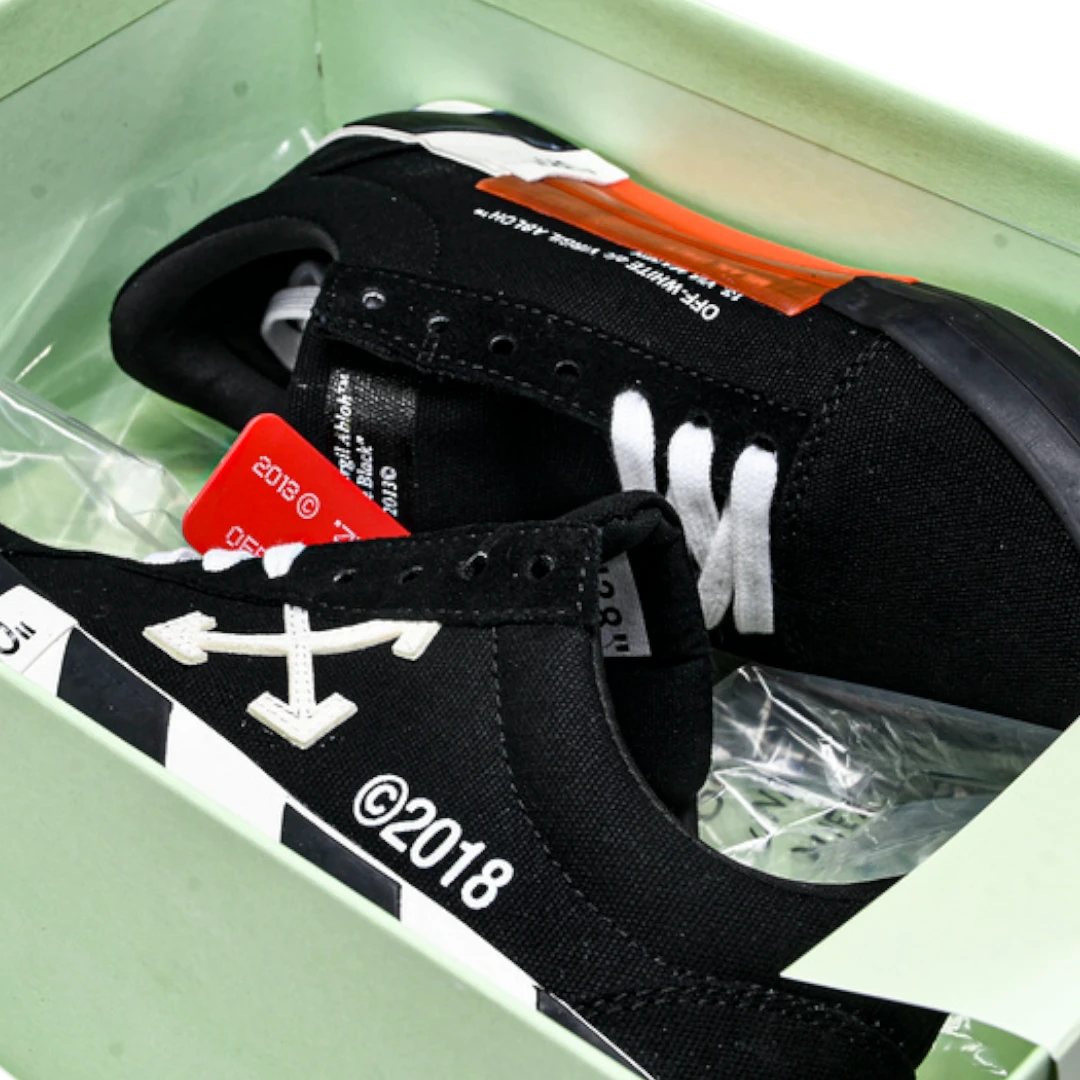 Off-White Vulc Low 'Black' (‘C 2018) Old Stripes