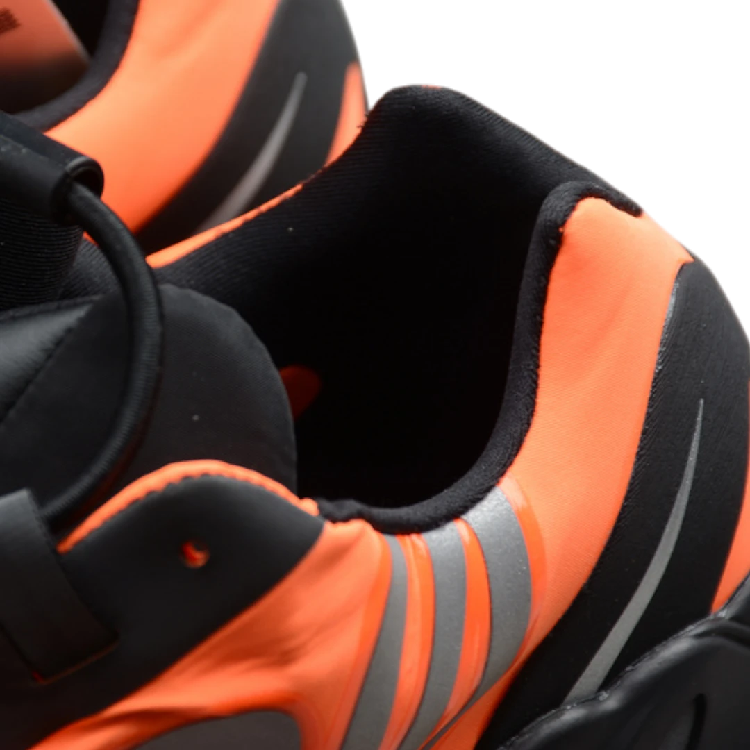 Yzy 700 MNVN 'Orange'