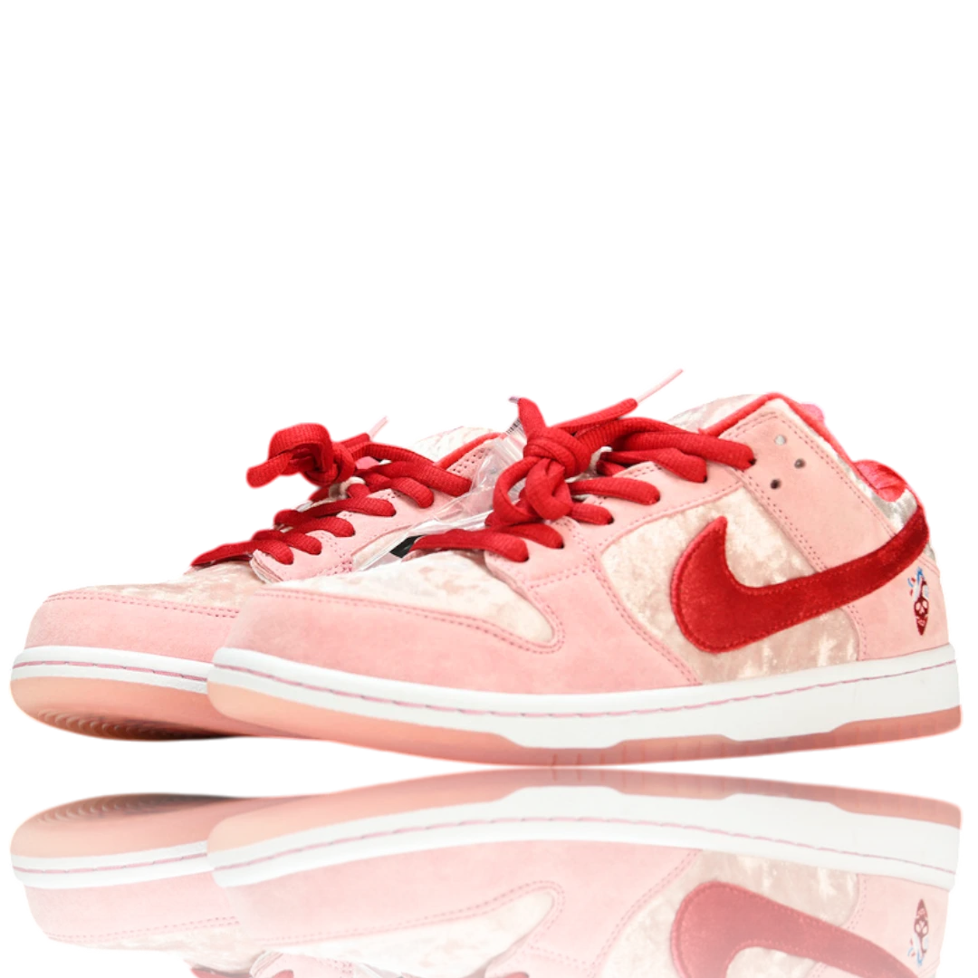 StrangeLove Skateboards x SB Dnk Low