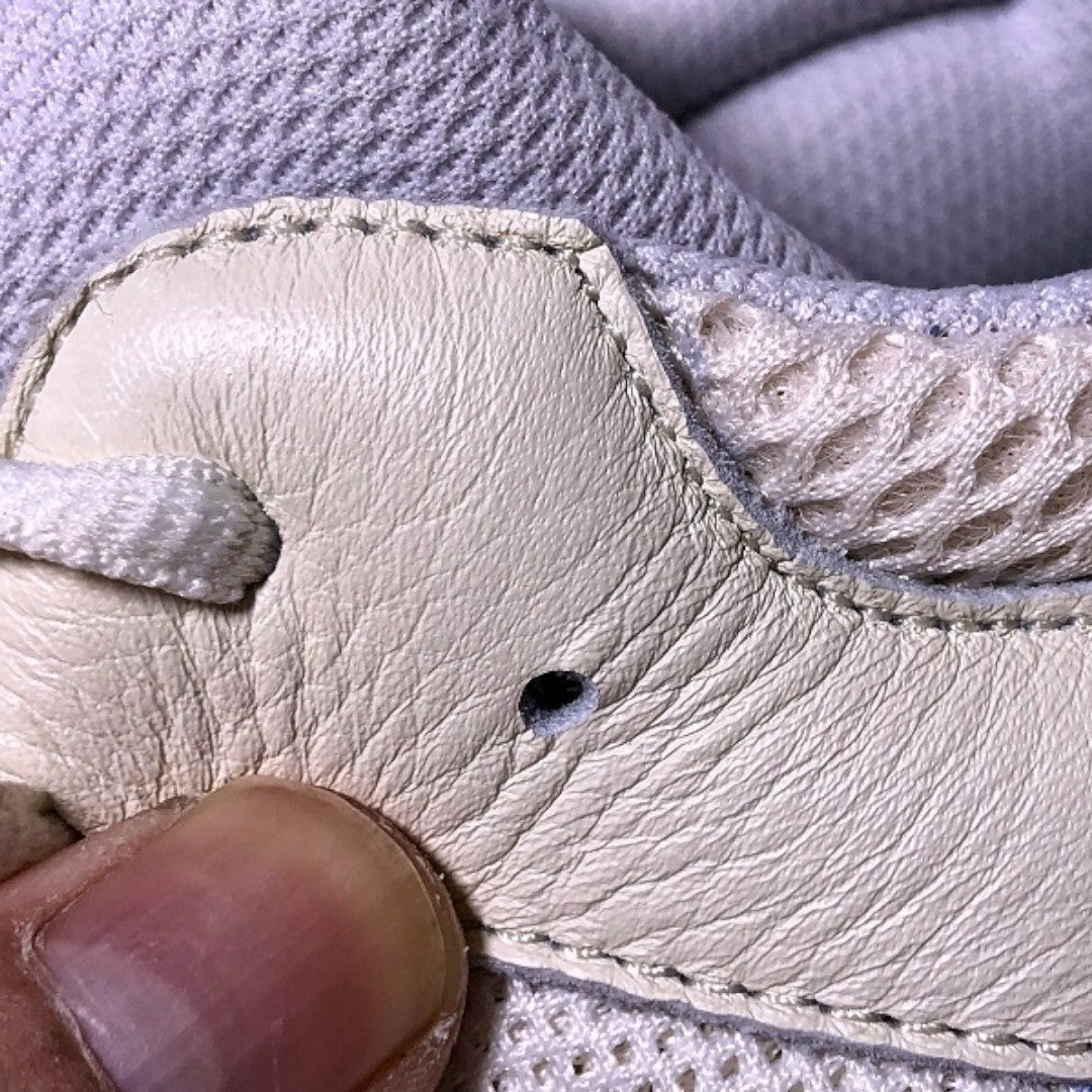 Yzy Boost 700 'Analog'