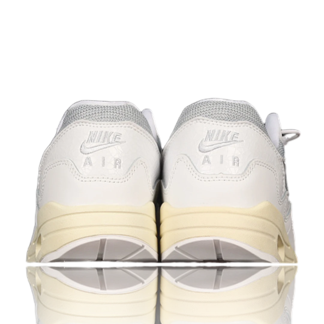 AM1 x Patta 'Waves White'