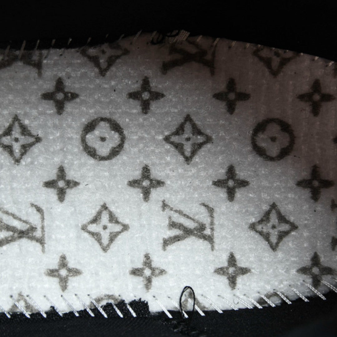 Louis Vuittоп Trainer 2 'White Black Grey'