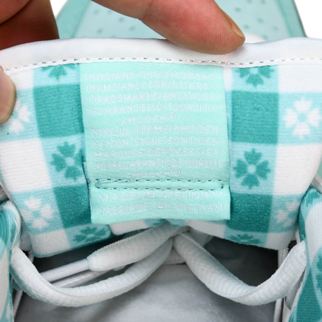 (Unreleased) Concepts x Tagz x SB Dnk Low 'Tiffany Aqua Diamond Lobster'