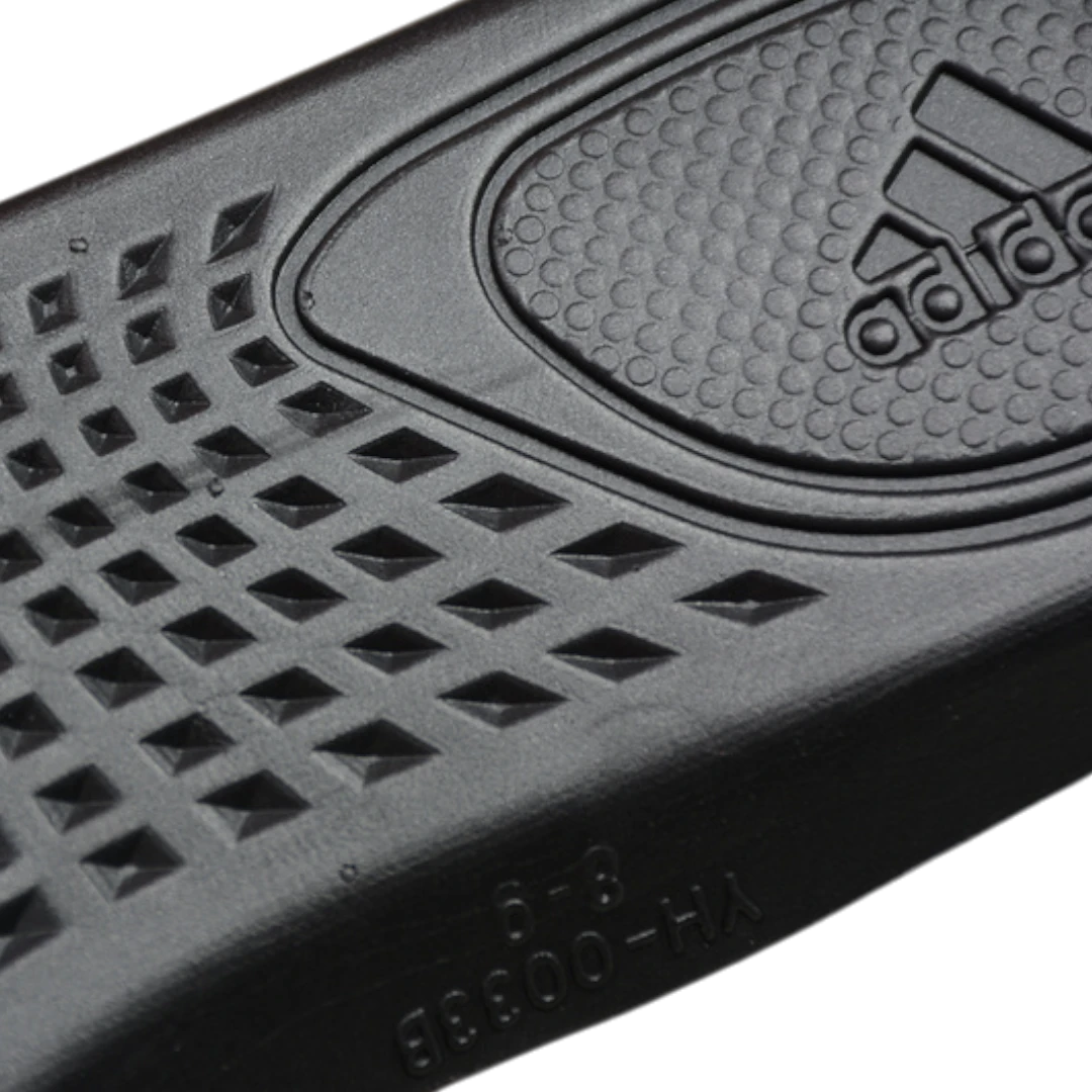 Yzy 700 MNVN 'Orange'