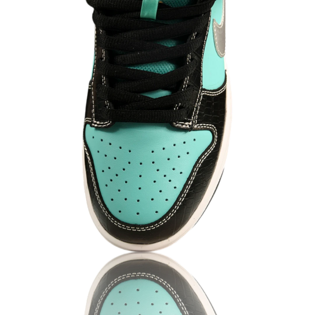 Diamond Supply Co. x SB Dnk Low