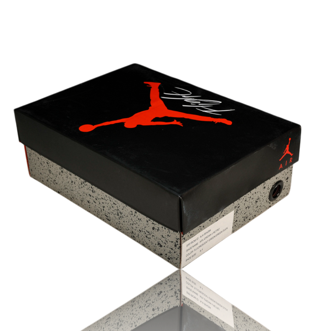 AJ4 Retro 'Wahlburgers'