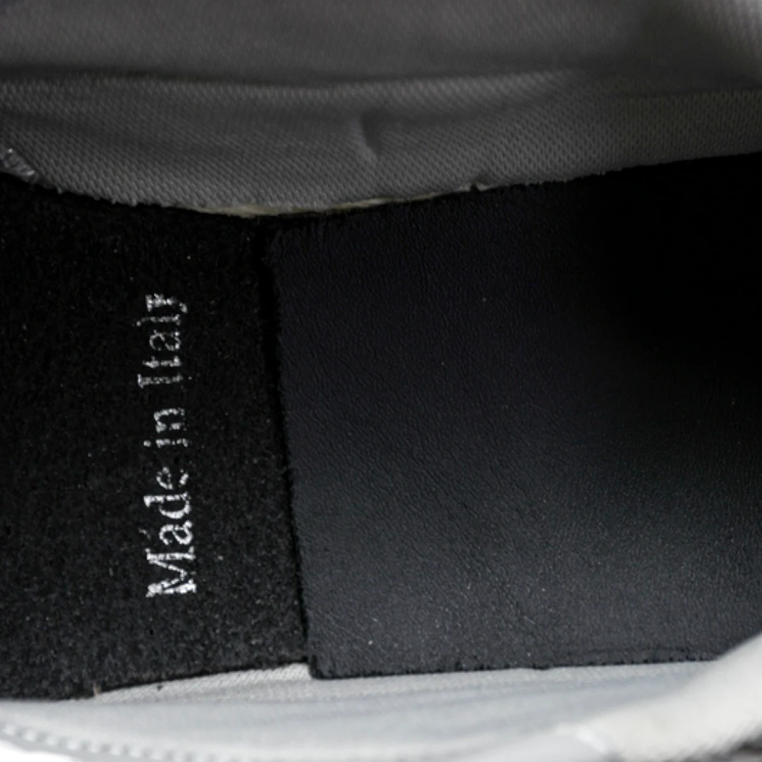 Dlor B22 'Triple Grey'