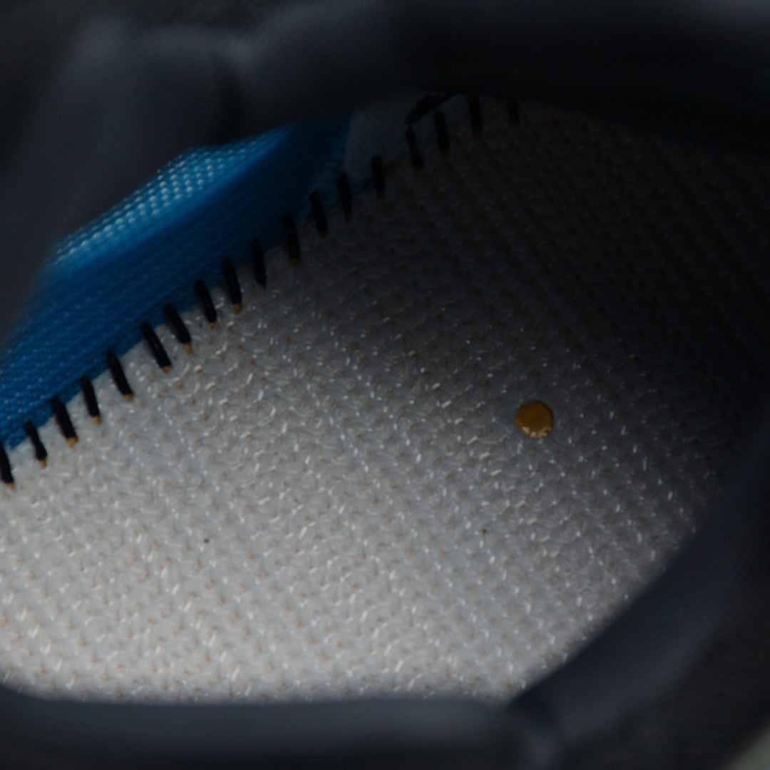 Yzy 700 V3 'Arzareth'