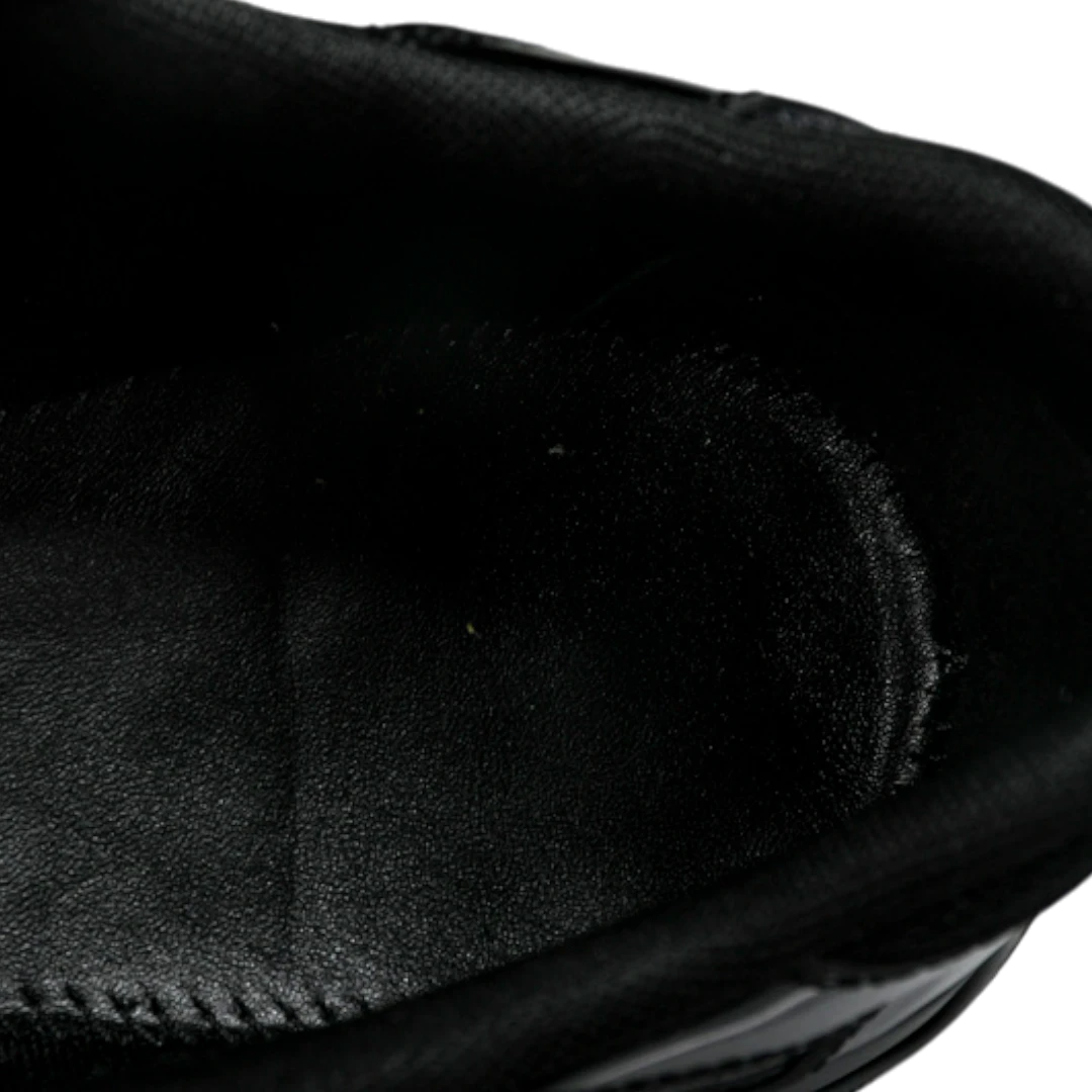 Prada America's Cup 'Black'