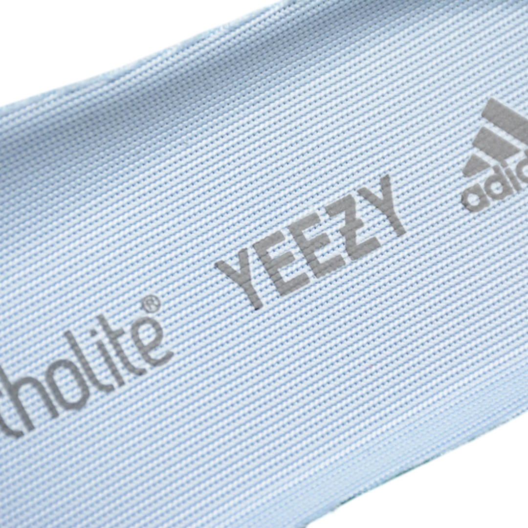 Yzy 700 V2 'Hospital Blue'