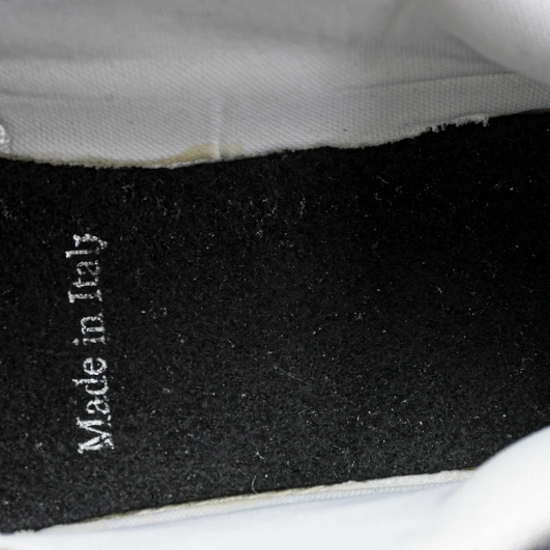 Dlor B22 'White Beige Silver'