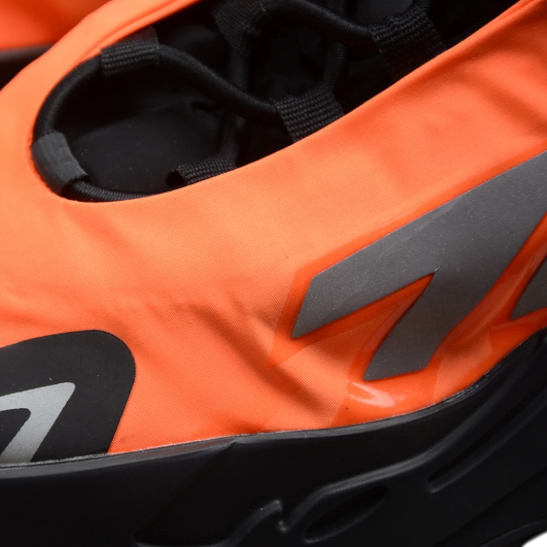 Yzy 700 MNVN 'Orange'