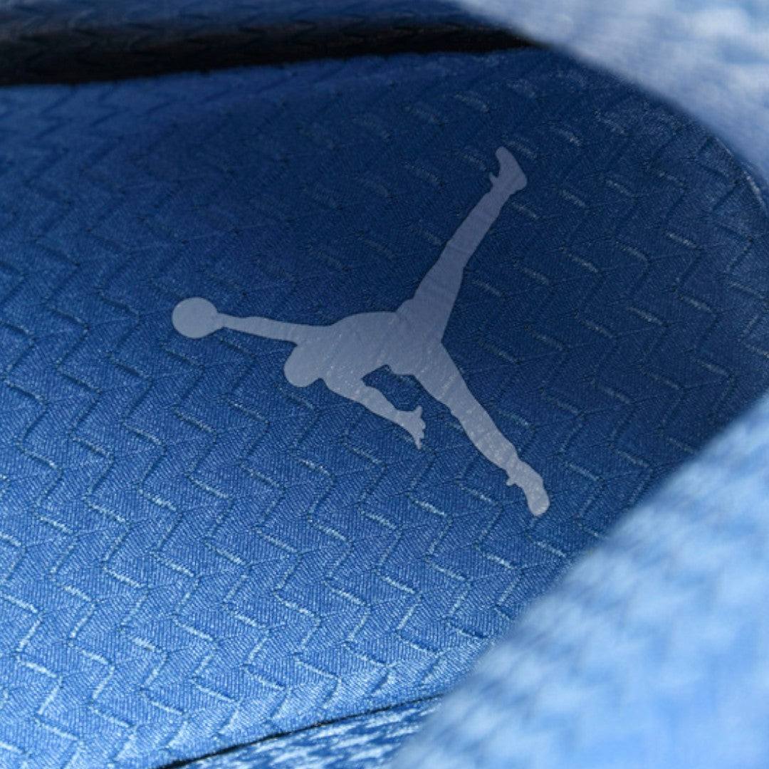 AJ5 Retro UNC 'University Blue'