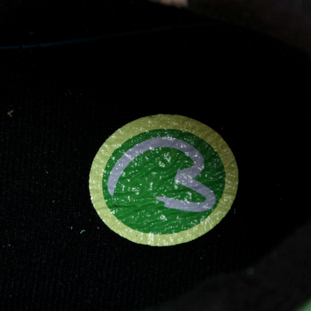 AJ4 Retro 'Wahlburgers'
