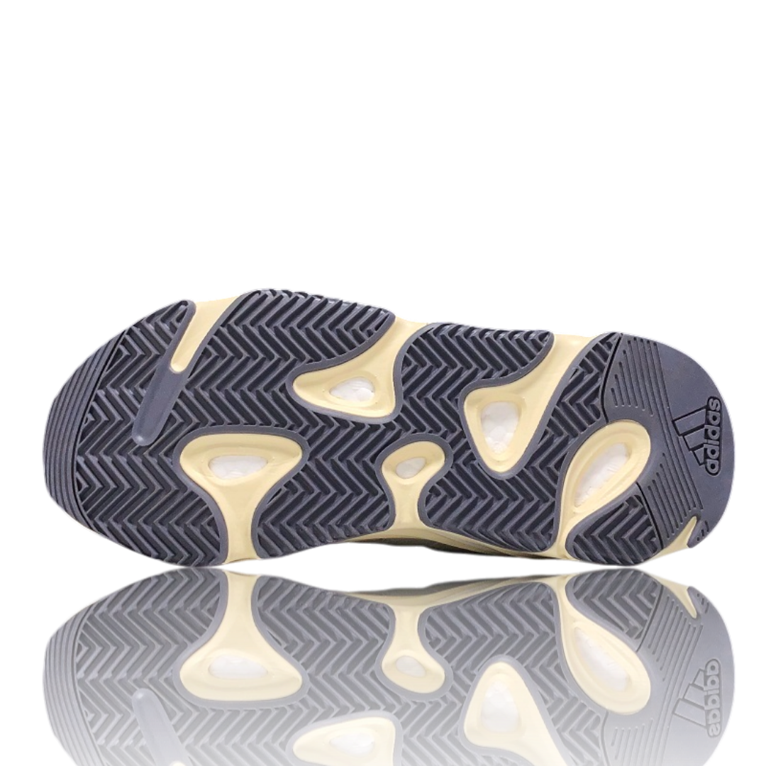 Yzy Boost 700 'Analog'