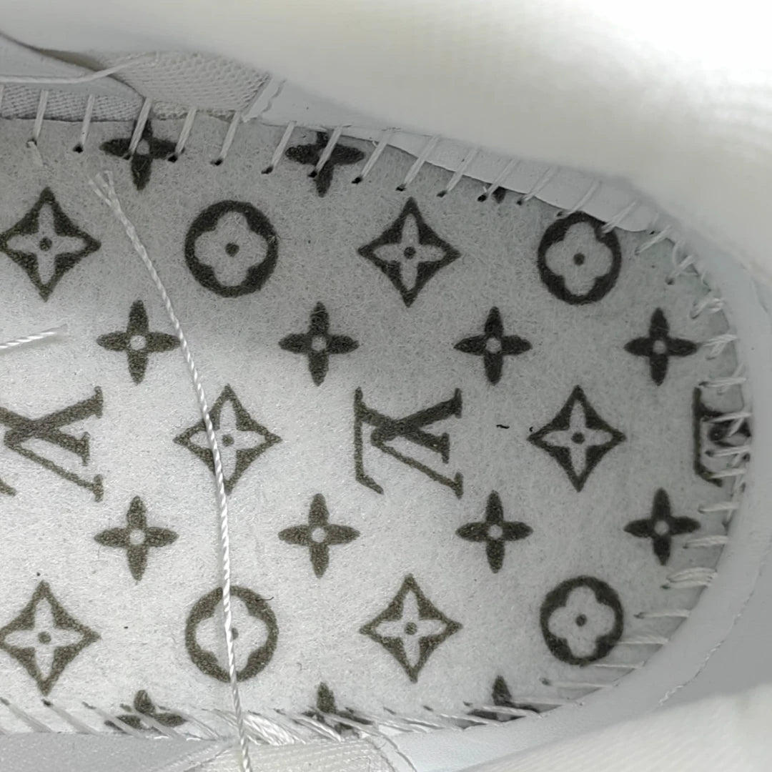 Louis Vuittоп Trainer Maxi 'Beige'