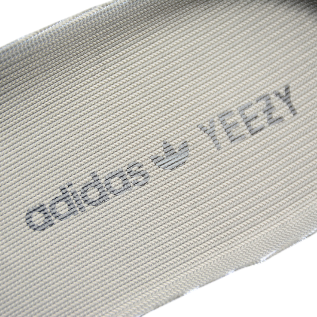 Yzy Boost 350 V2 'Beluga'