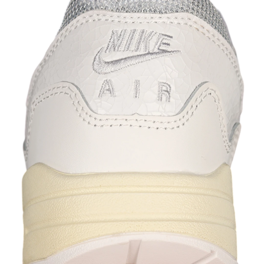 AM1 x Patta 'Waves White'