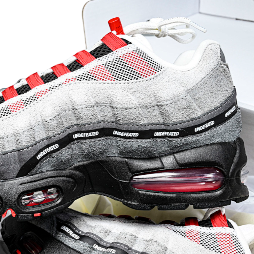 AM95 SP x Undefeated Geo 'Tokyo Bright Crimson'