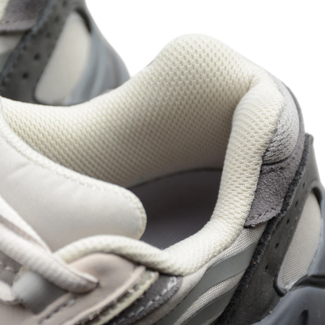 Yzy 700 V2 'Tephra'