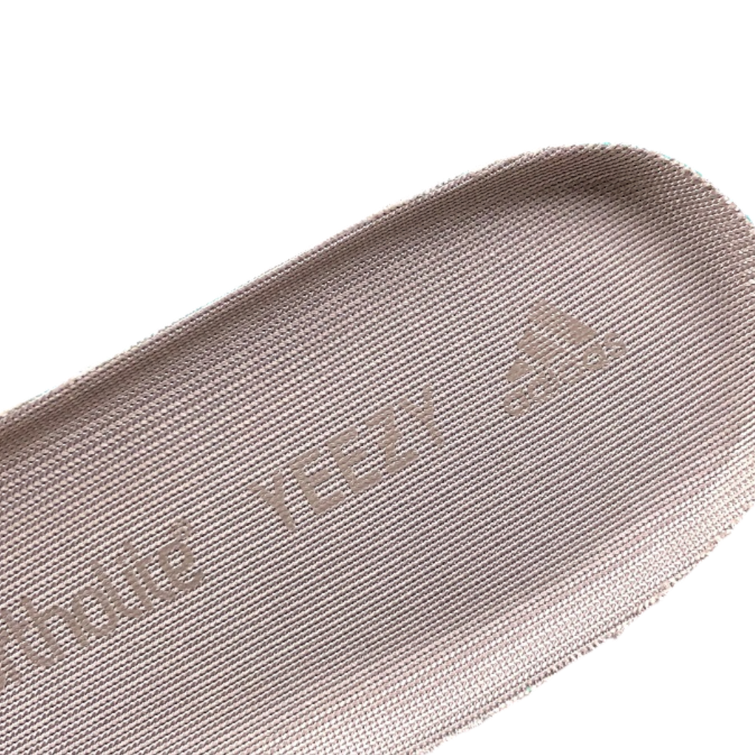 Yzy 700 V2 'Geode'
