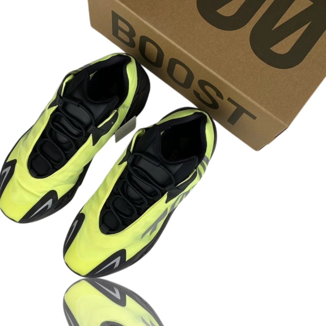 Yzy 700 MNVN 'Phosphor'