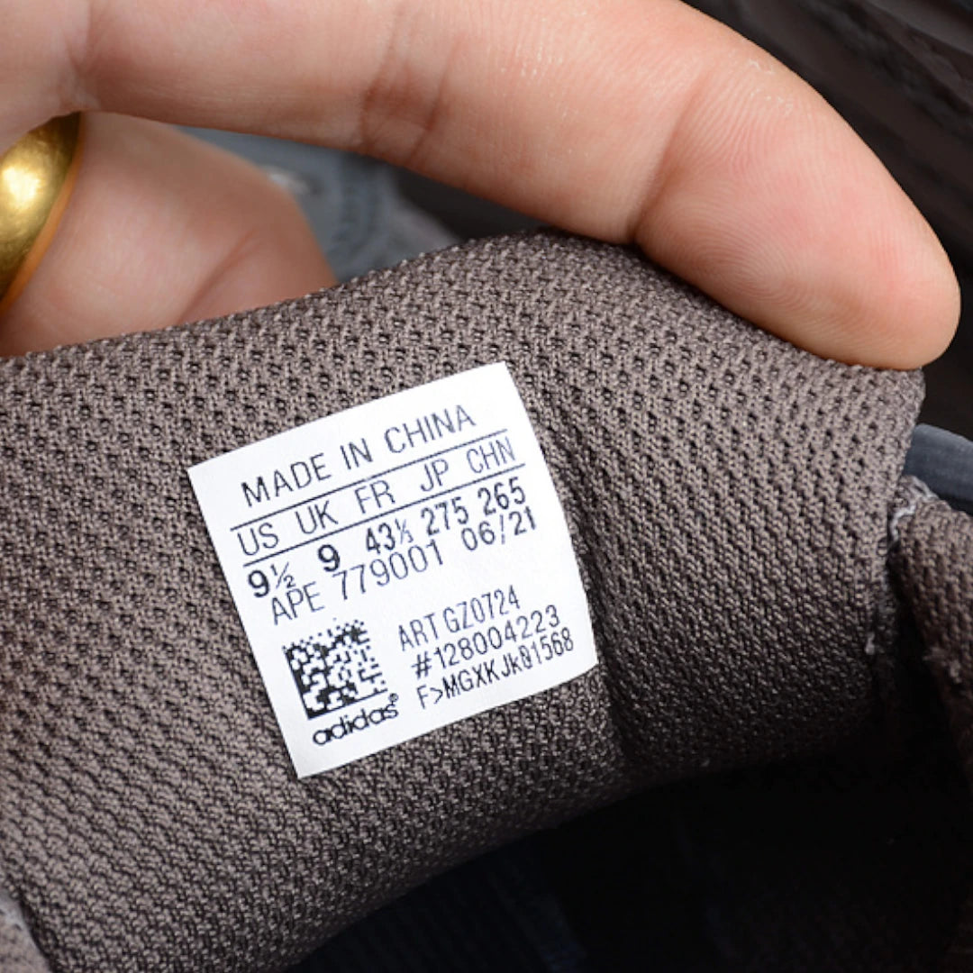 Yzy 700 V2 'Mauve'