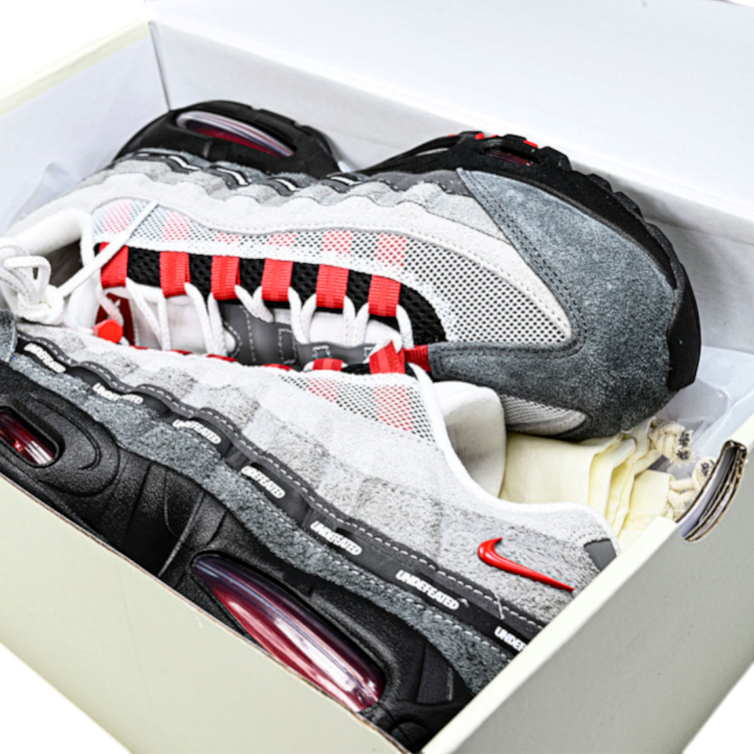 AM95 SP x Undefeated Geo 'Tokyo Bright Crimson'